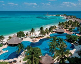 Fiesta Americana Grand Coral Beach Cancun Resort & Spa Guests: Receive a gift from Elite Traveler