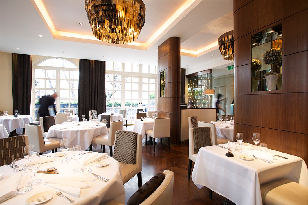two and three Michelin starred restaurants in London, Ledbury interior