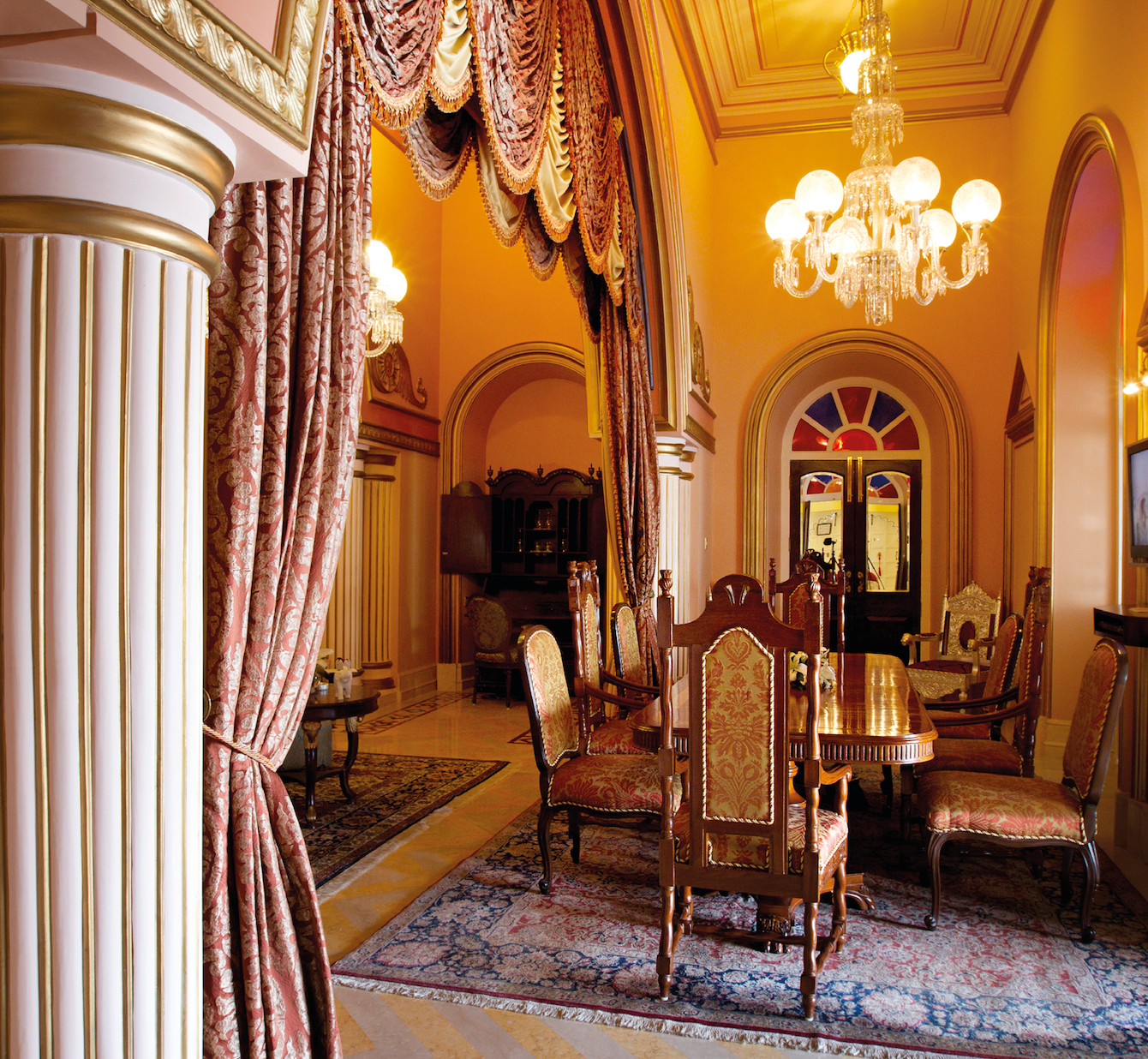 Shambhu Prakash Presidential Suite, Taj Lake Palace, India