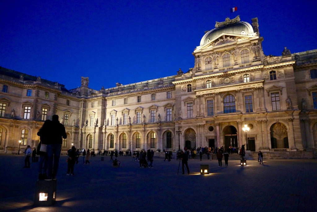 Le Louvre by Night