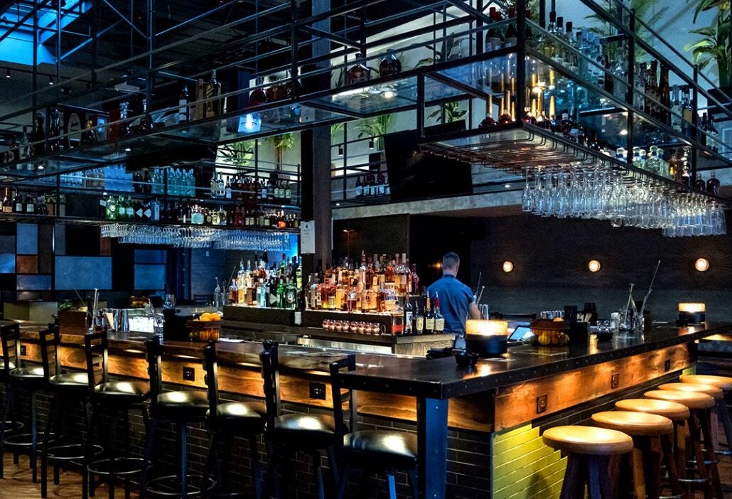 Main bar in Rácket Miami