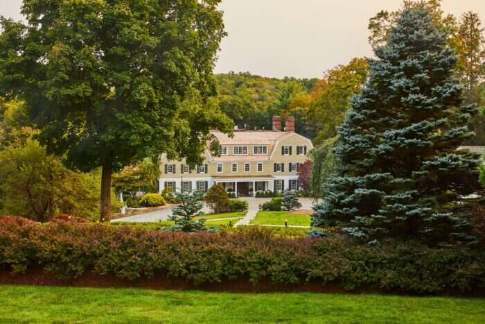 the mayflower inn exterior