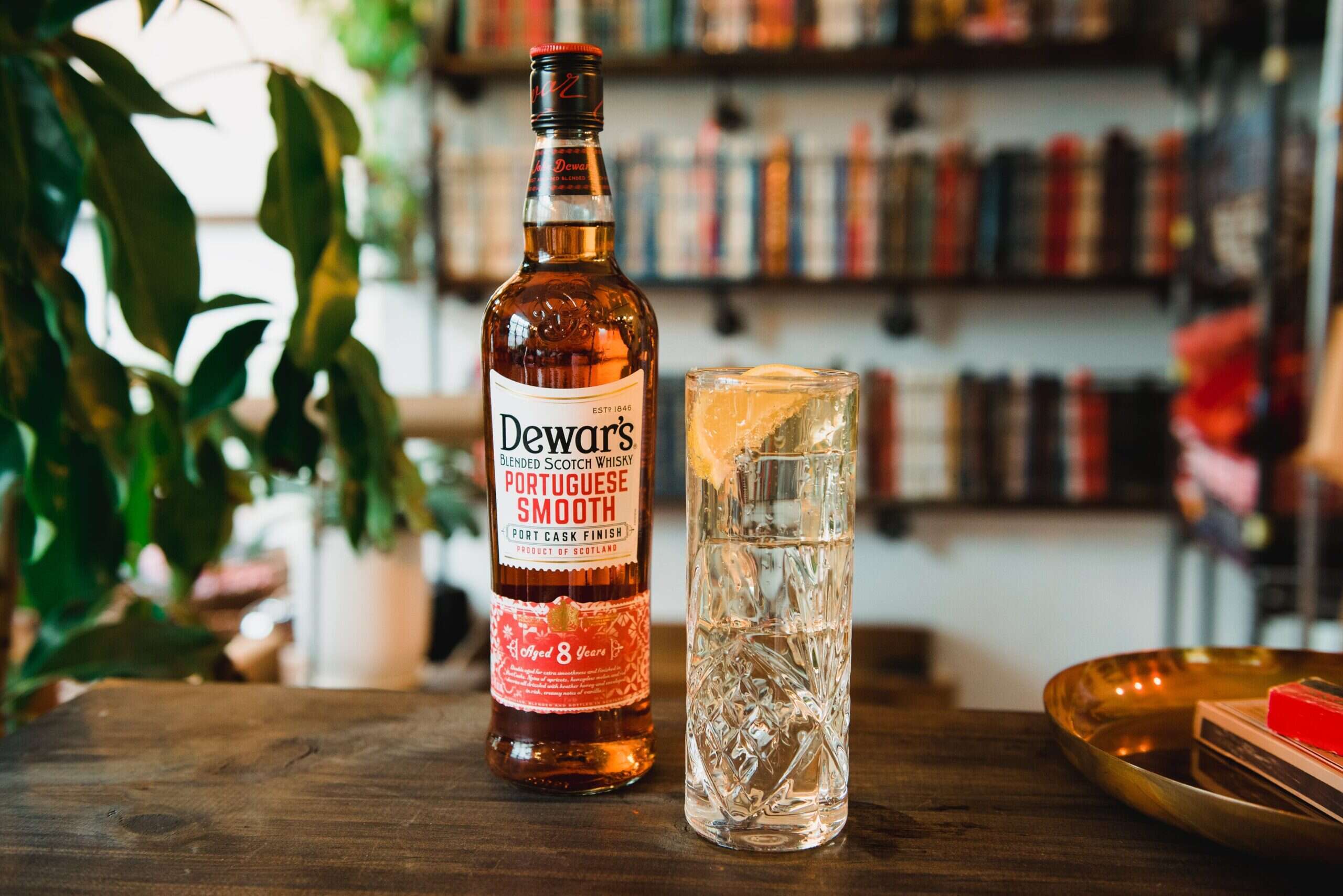 The Spiced Tonic Highball by Dewar’s Portuguese Smooth