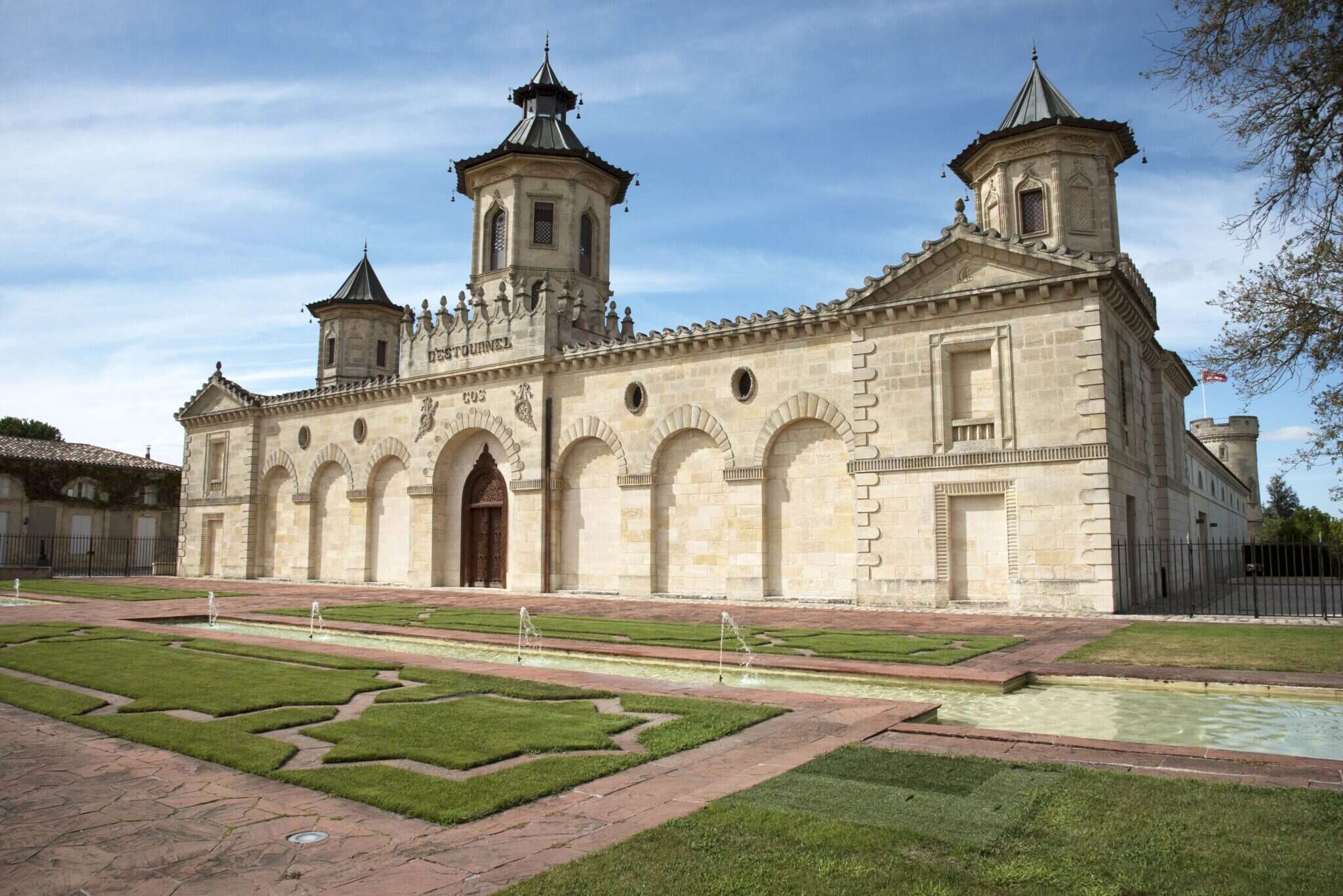 Most Beautiful Wineries and Vineyards to Visit in France