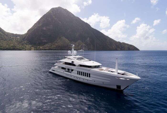 Laurentia Yacht for charter with burgess