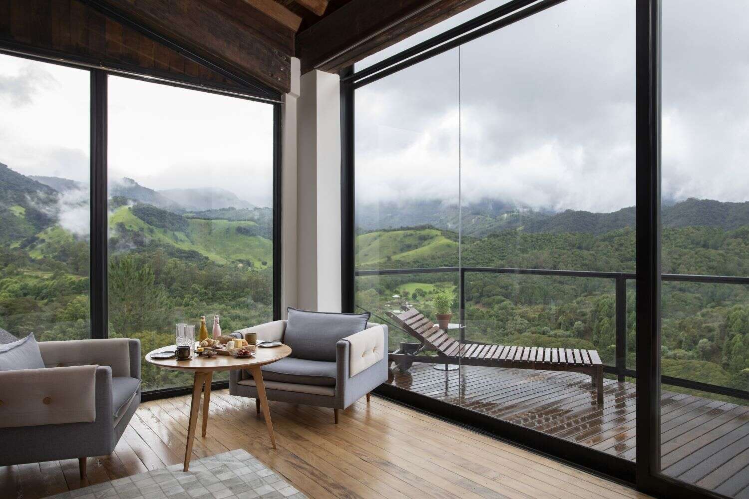 Panorama Suite with views overlooking the green lush mountain lanscape