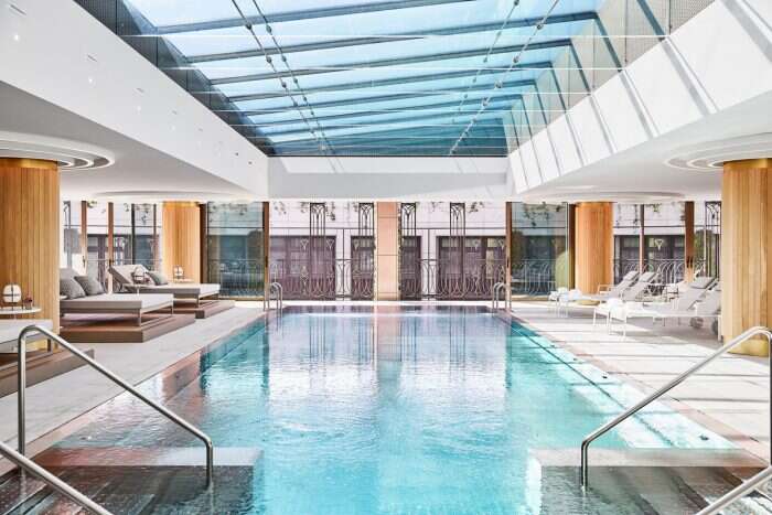 Four Seasons Spa Pool