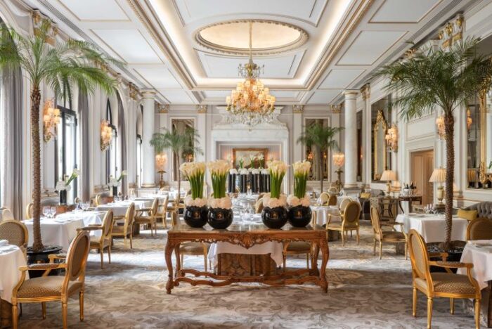 Le Lobby  Refined Restaurant in Paris