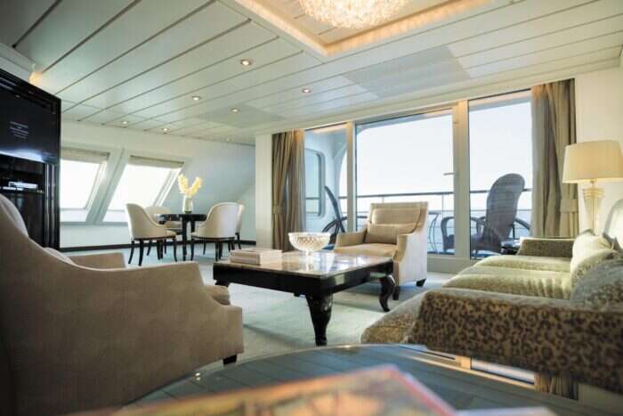 grand suite on seven seas mariner ship
