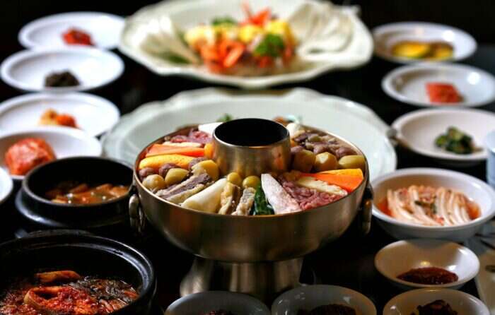 Hanjeongsik and busan side dishes 