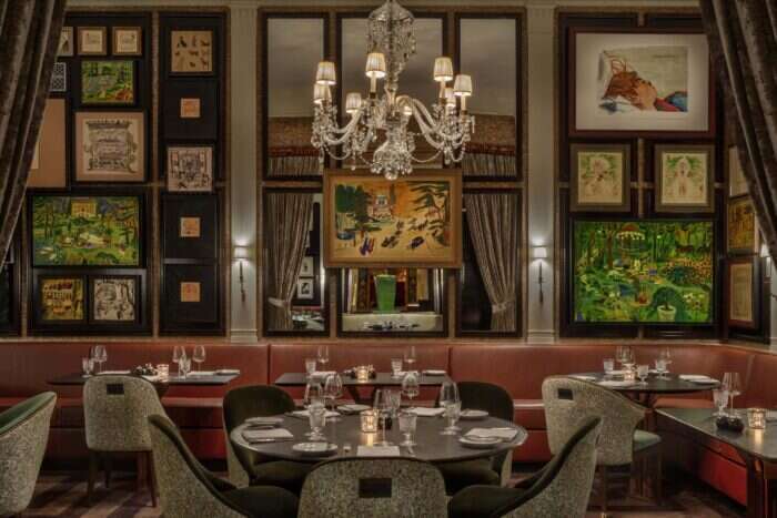 Dowling's at The Carlyle with art collection