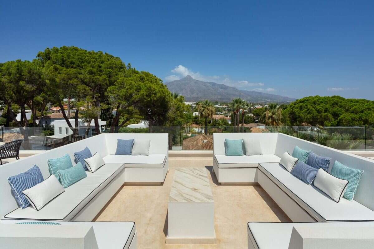 Sun terrace at Villa Nueva with view of La Concha Mountain