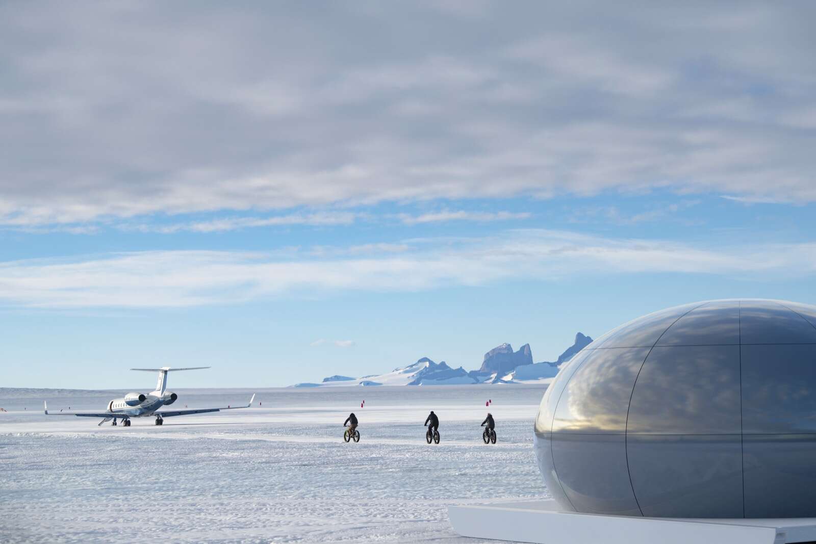 antarctica tourist camp