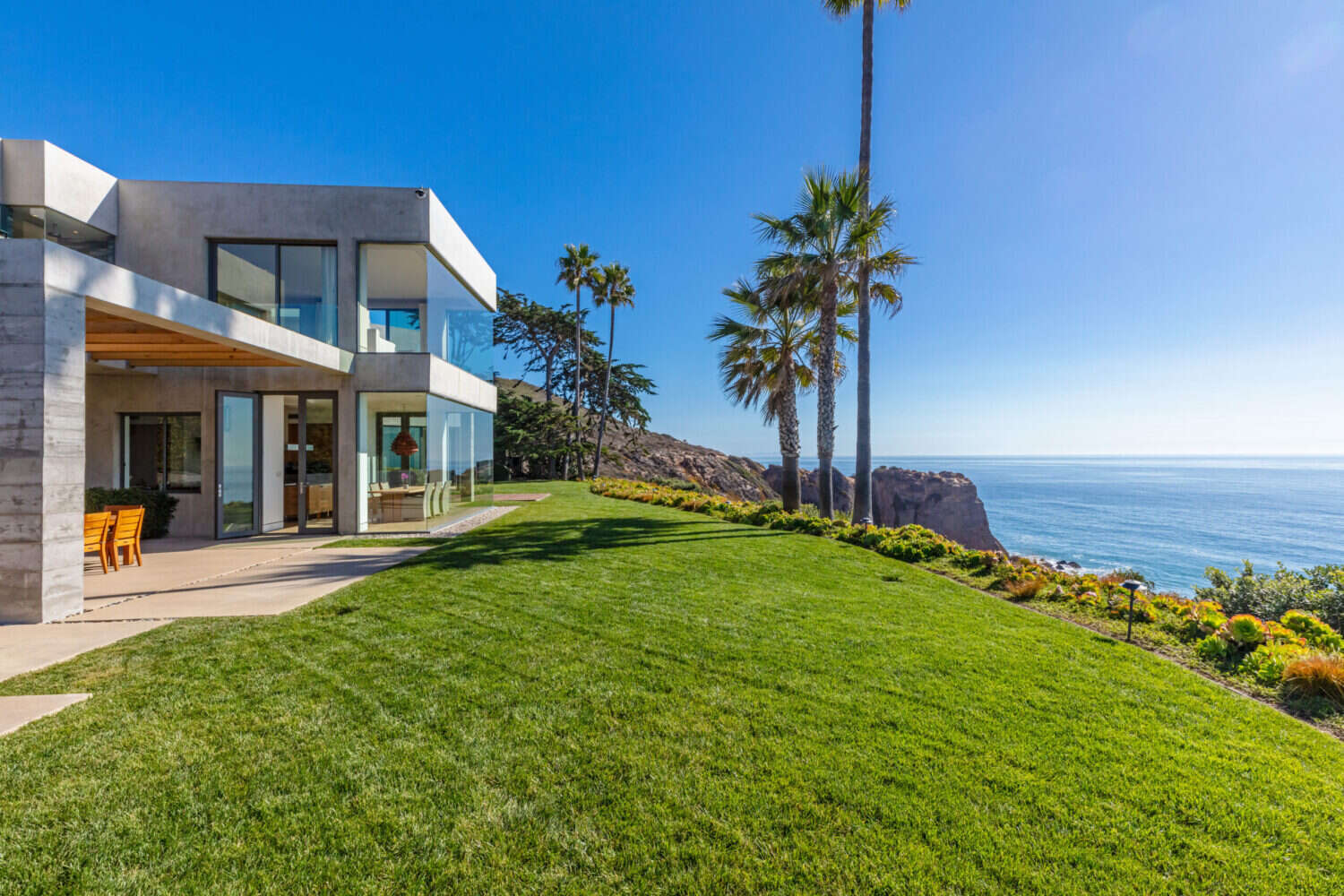 7377 Birdview Avenue is a Dreamy Malibu Retreat