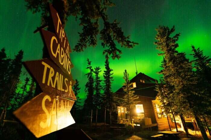 Blachford Lodge best hotels to see the northern lights 