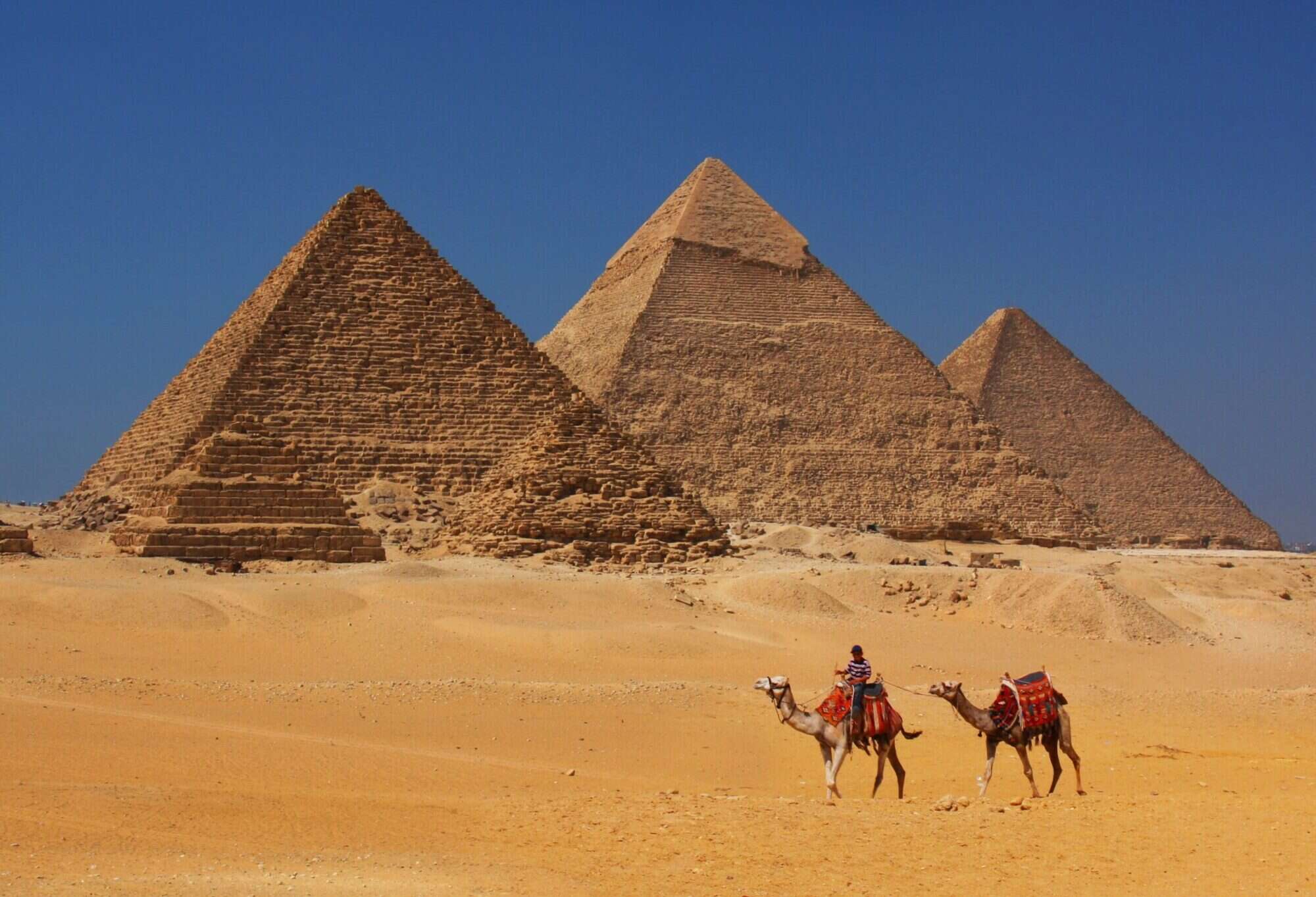 the pyramids of giza egypt