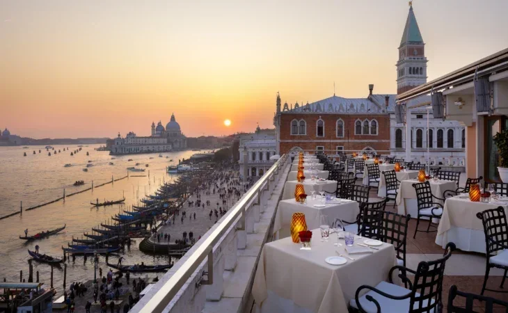 Four Seasons Hotels & Resorts Danieli outdoor terrace