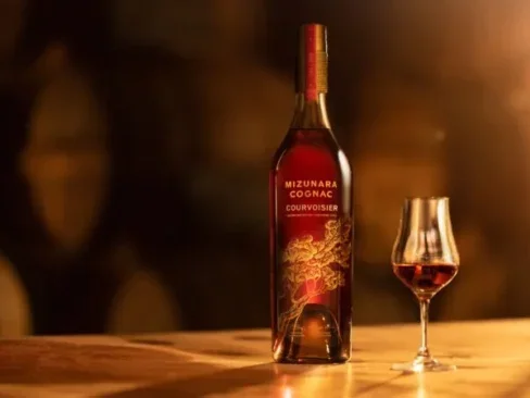 Courvoisier mizunara bottle