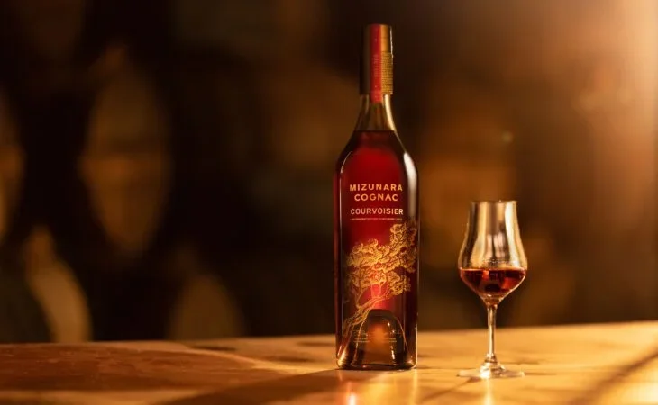 Courvoisier mizunara bottle