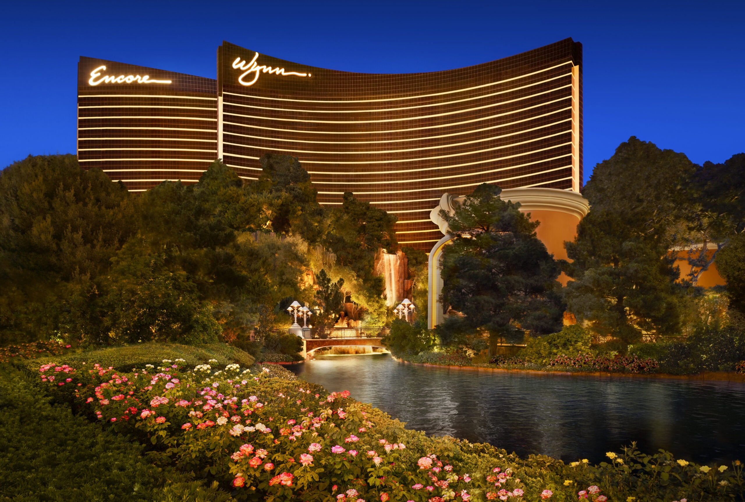 wynn las vegas at night