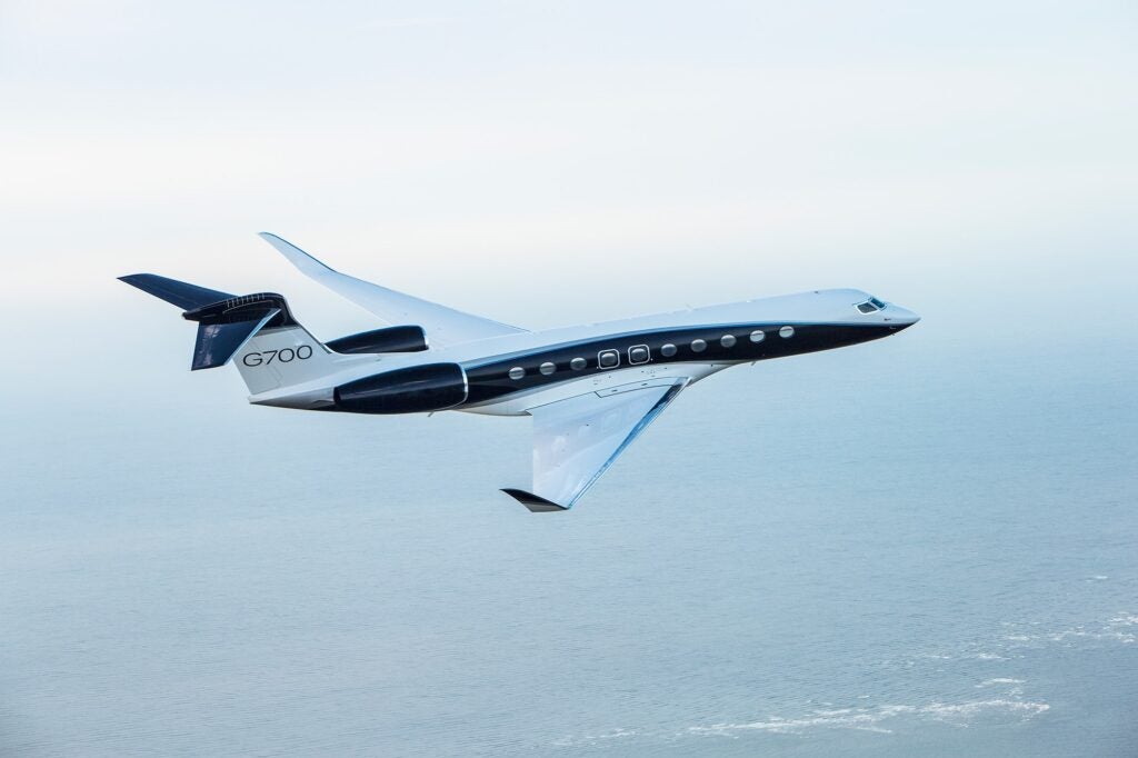 gulfstream jet in flight