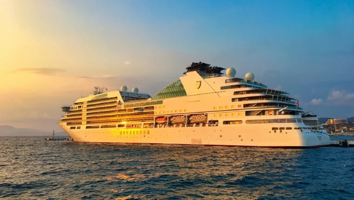 how much are luxury cruise ships