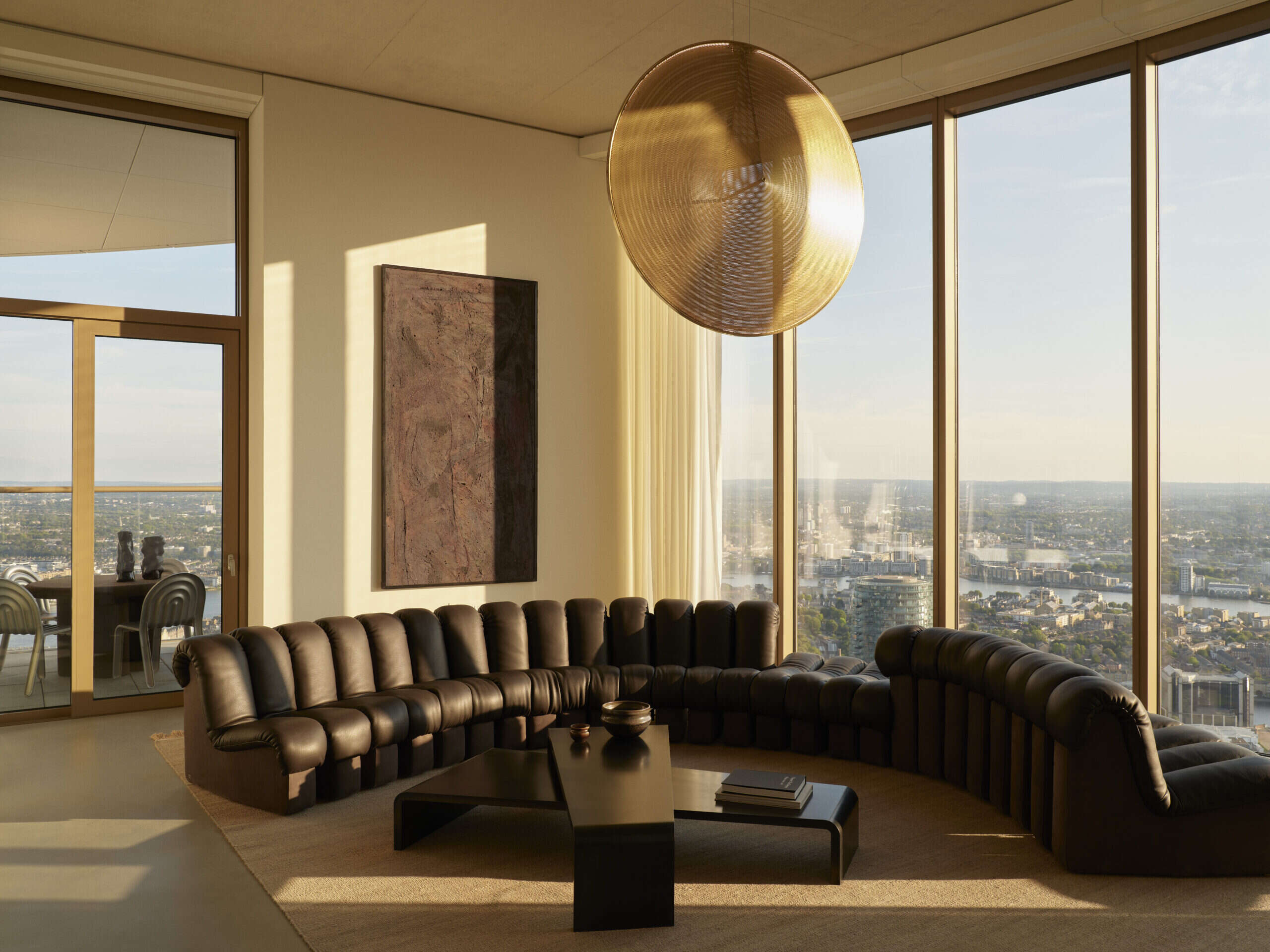 London Takes Center Stage at the Luxurious One Park Drive 