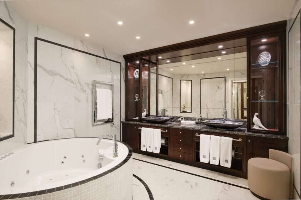 Fairmont Windsor Park royal suite bathroom