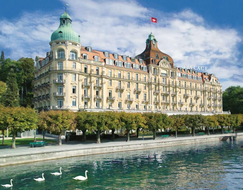 Mandarin Oriental Palace facade