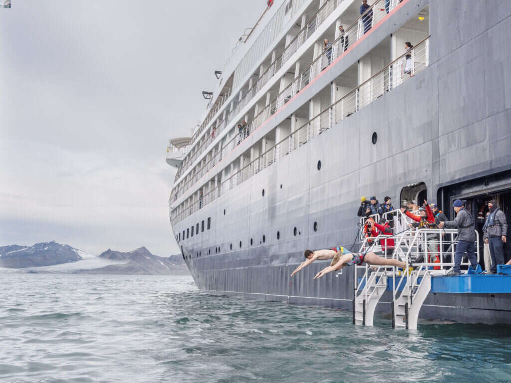 Diving in the Antarctic 