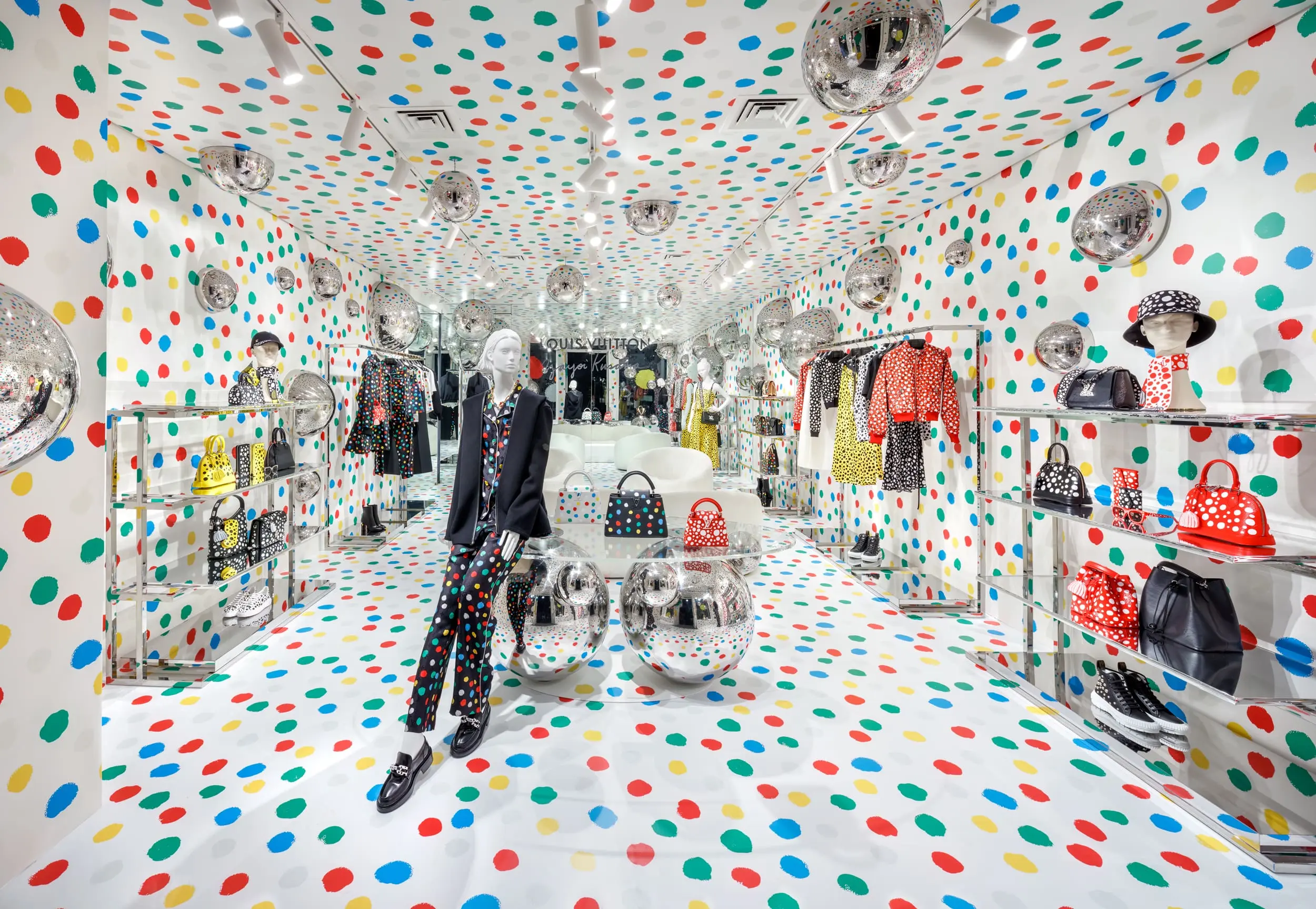 Louis Vuitton - Yayoi Kusama installations - Luxury Travel Magazine