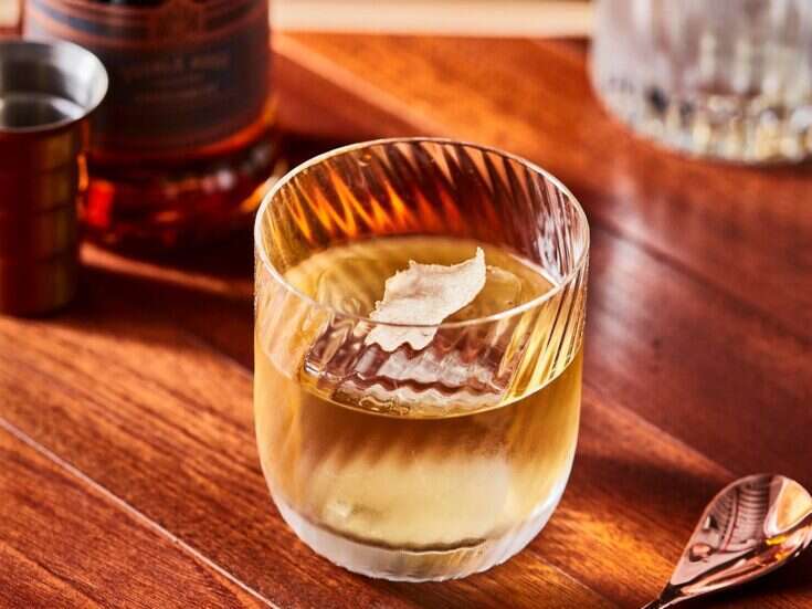 The Dewar's Whisky Truffle Old Fashioned