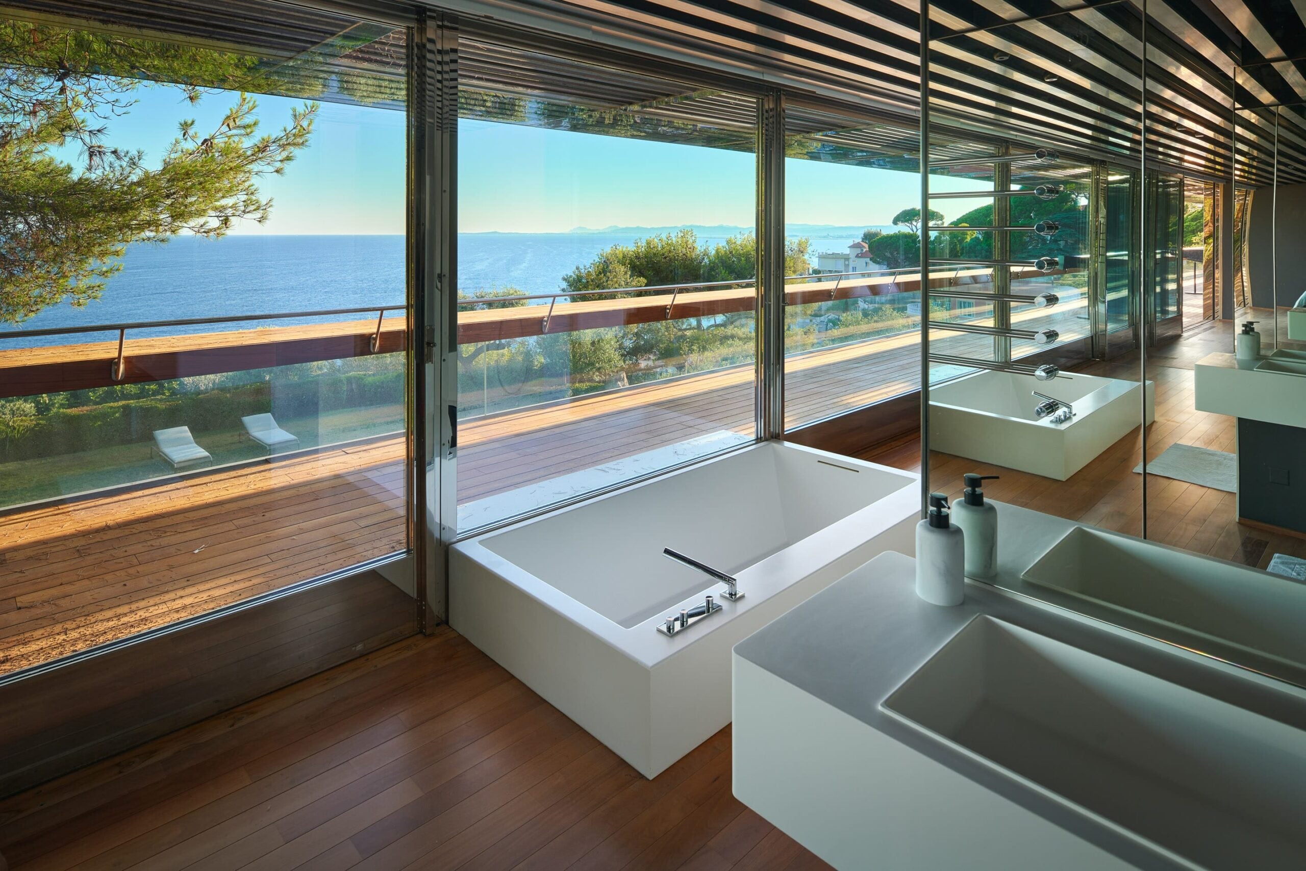 bathroom in french riveria villa