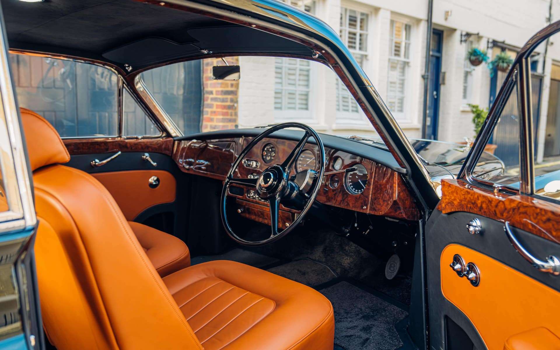Lunaz Bentley interiors