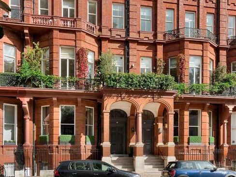Cadogan Square exterior