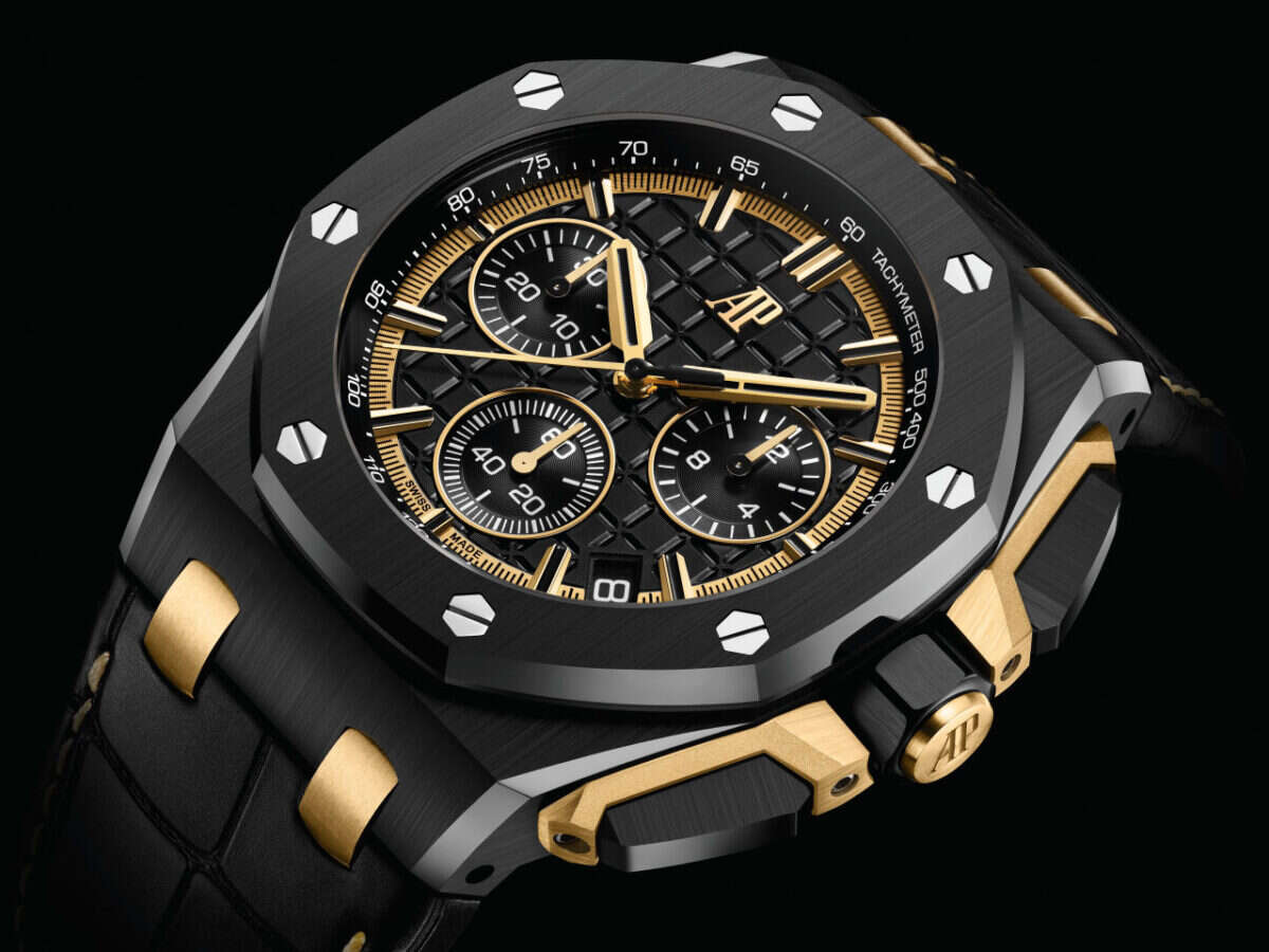 Audemars Piguet Royal Oak 43mm Offshore Selfwinding with Black Ceramic and Yellow Gold