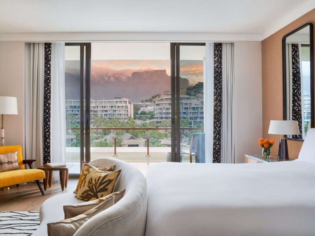 One&Only Cape Town bedroom with view of Table Mountain