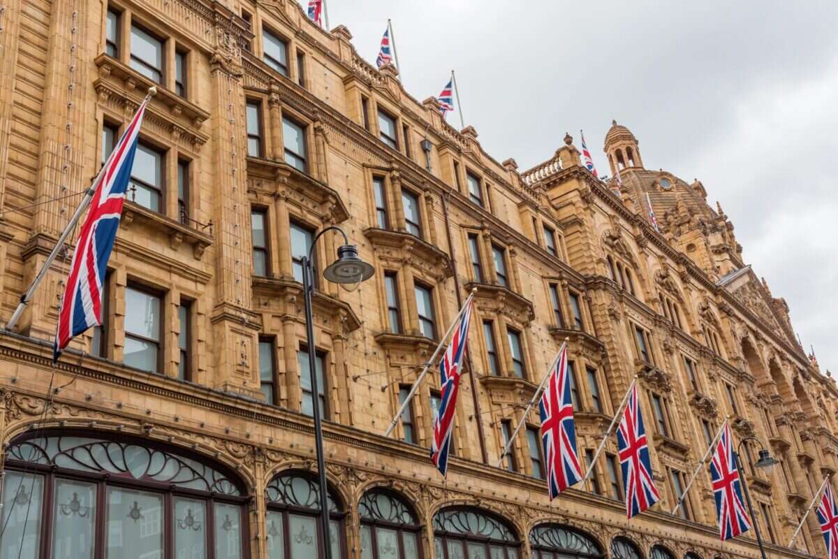 London Harrods exterior 