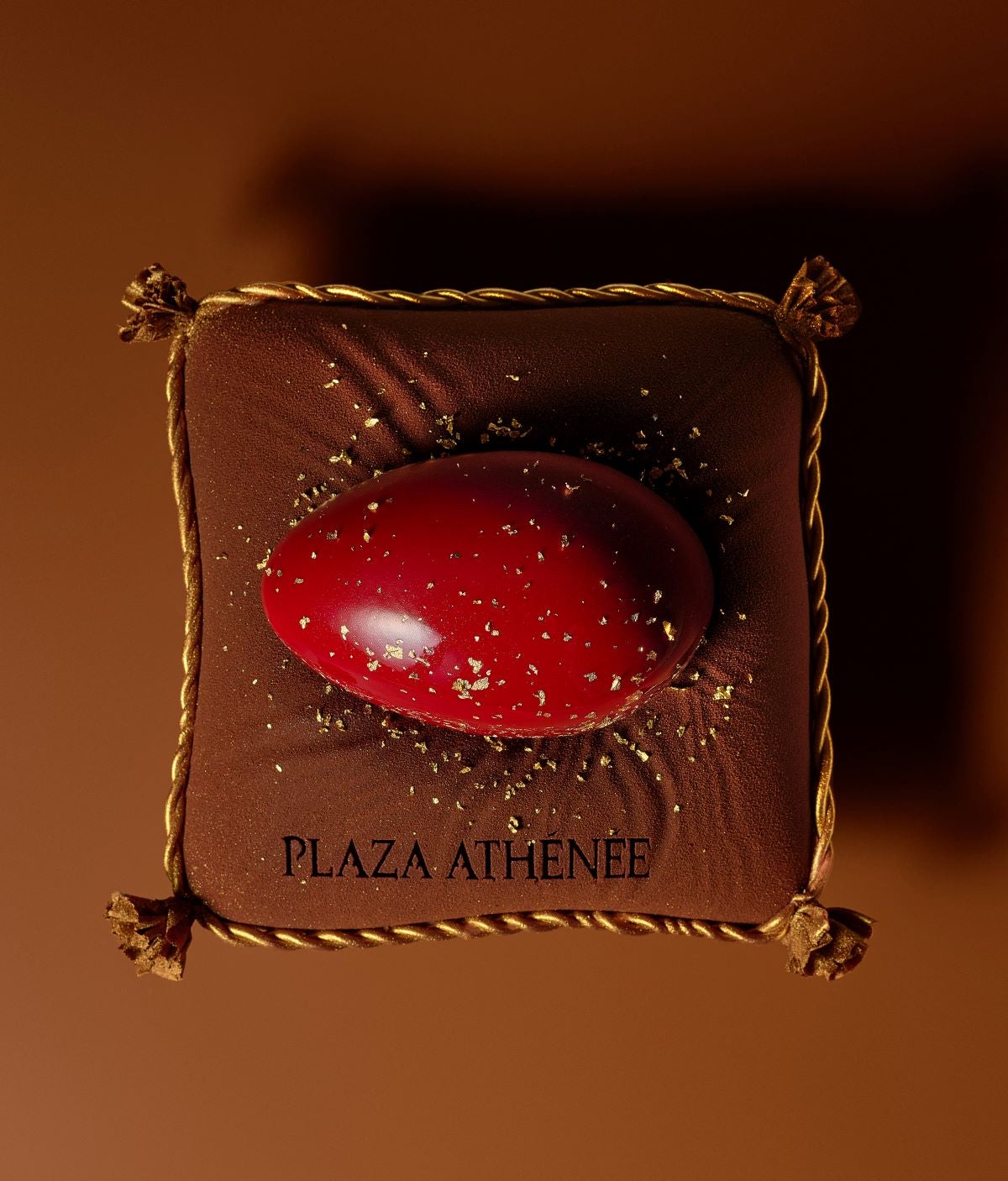 hotel plaza athenee easter egg