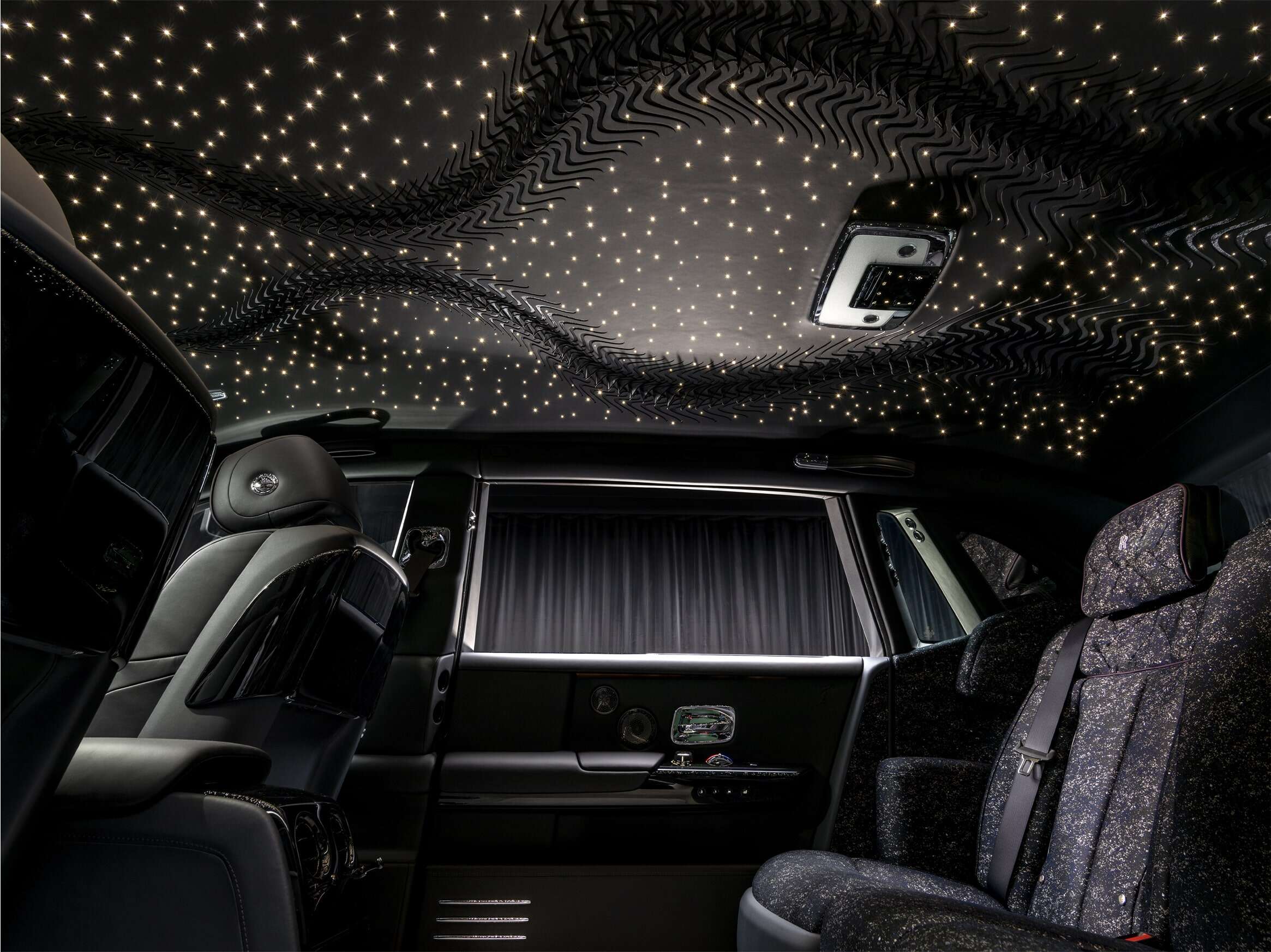 PHANTOM ORIBE: A BESPOKE ROLLS-ROYCE PHANTOM IN COLLABORATION WITH