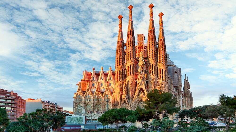 Architecture buildings churches Christianity Spain Sagrada Familia Anton Gaudi  wallpaper | 1600x1200 | 191555 | WallpaperUP