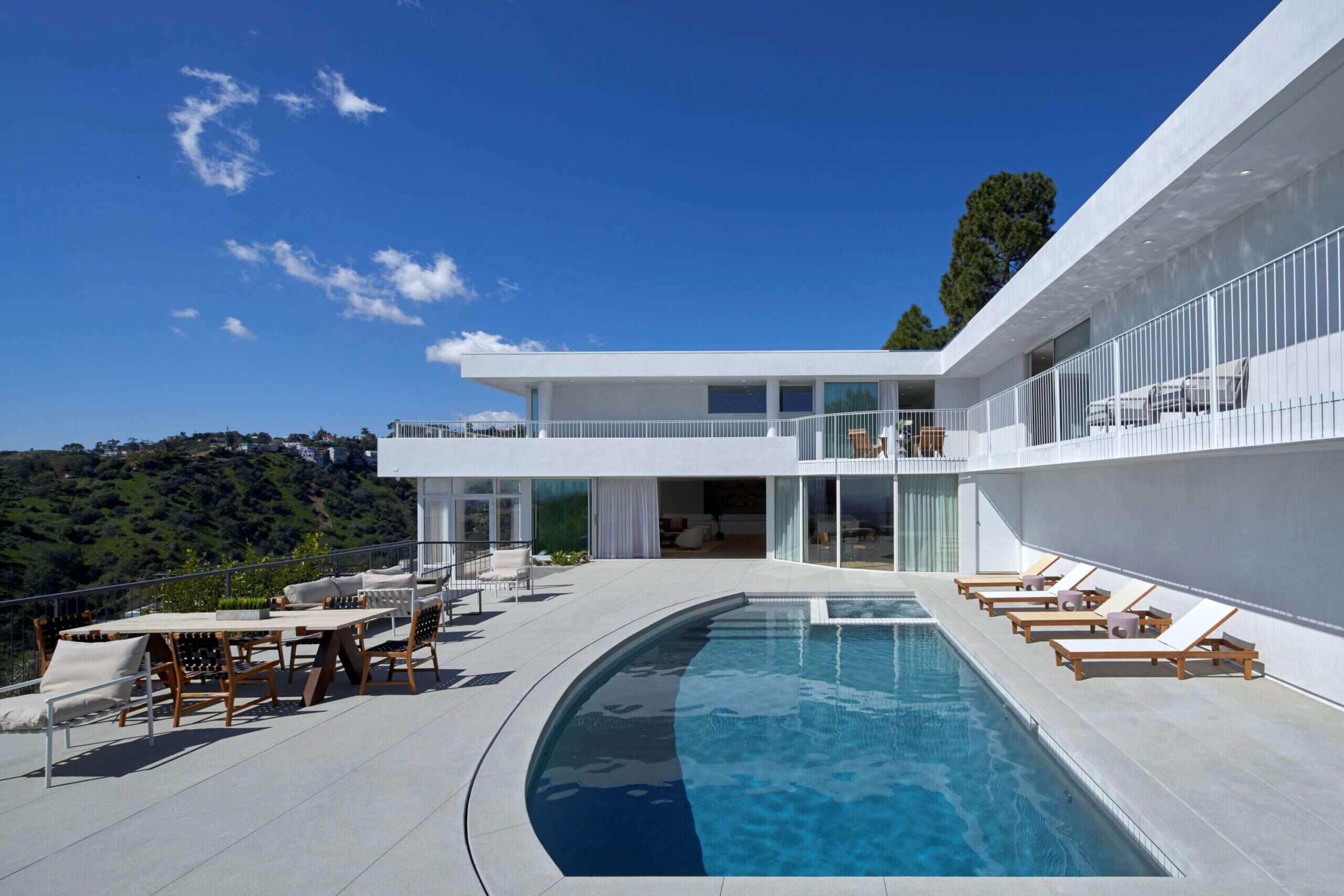 Mount Olympus Mansion Fit for the Minimalism Gods