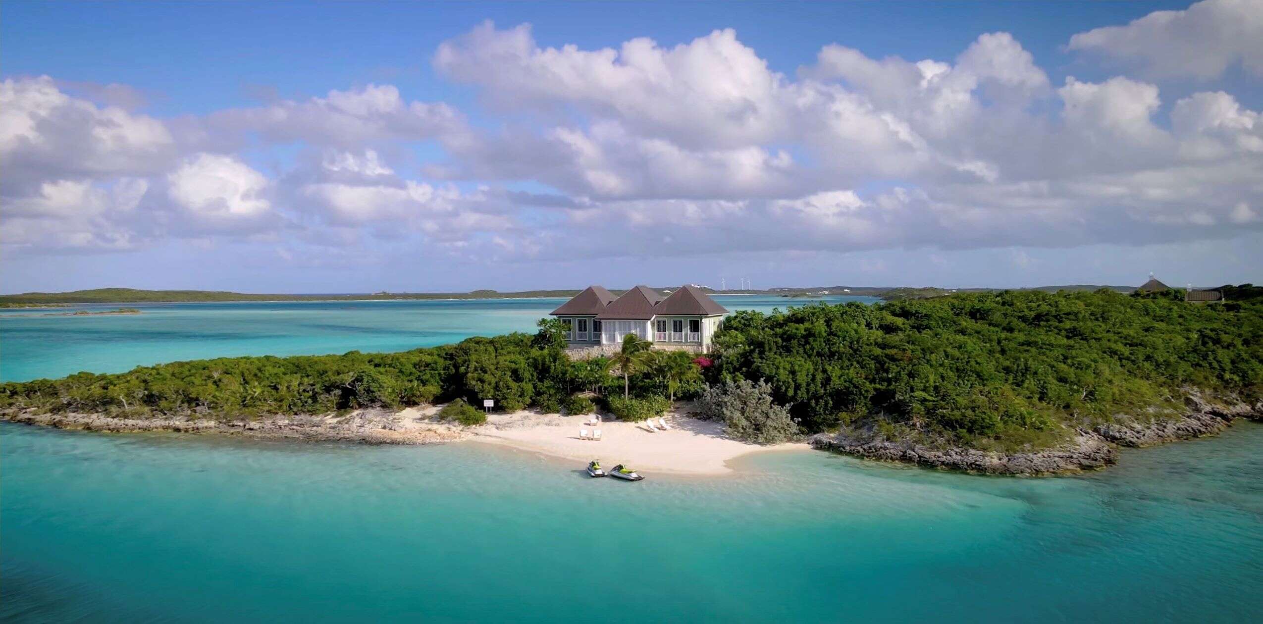 Exterior shot of Little Pipe Cay Island