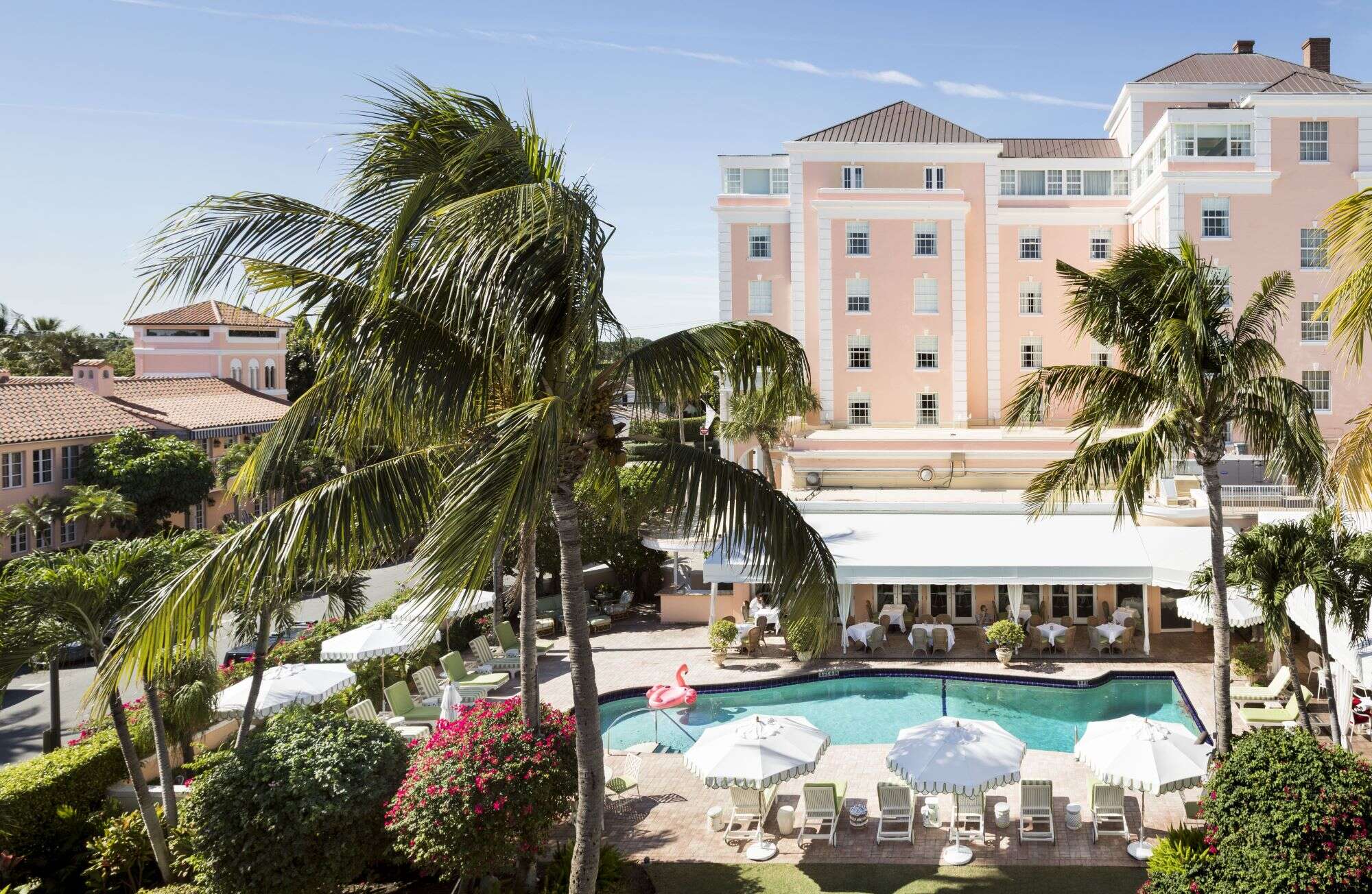 Luxury Palm Beach hotel The Colony pool 