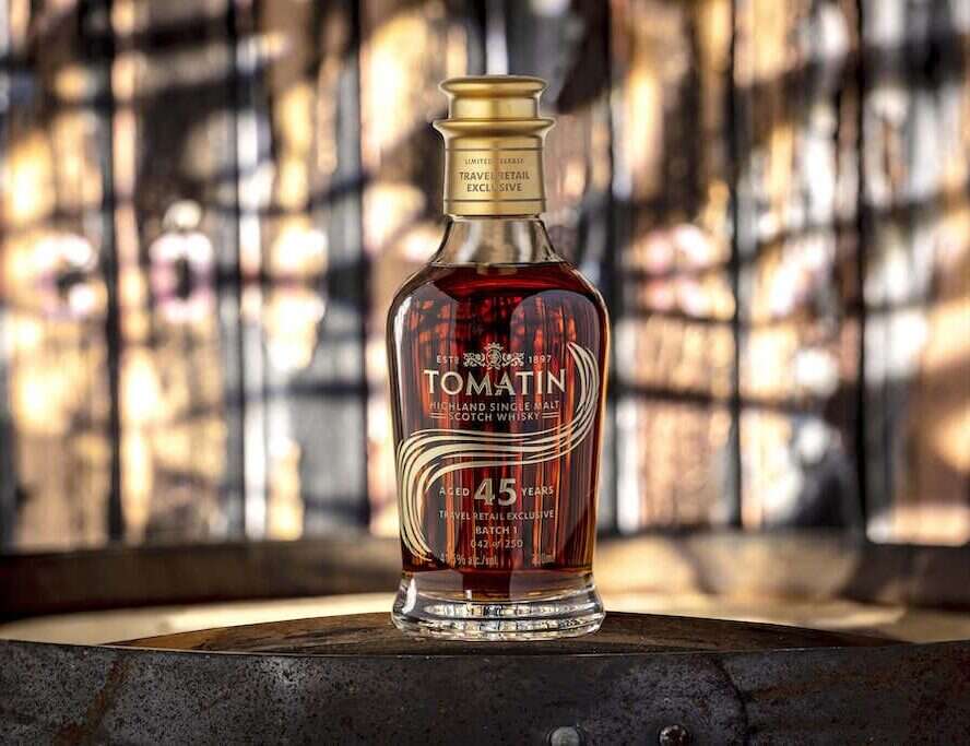 A picture of a Tomatin whisky bottle