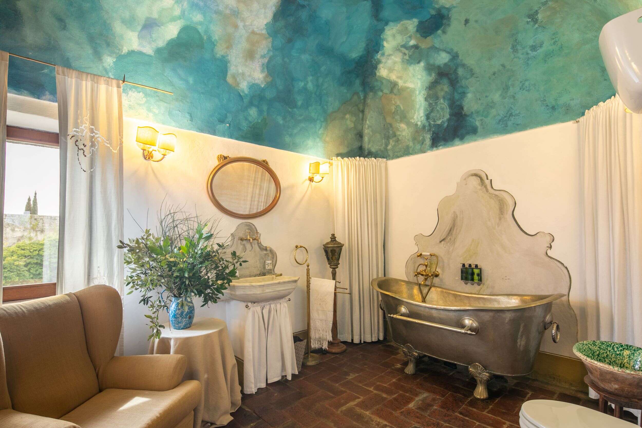 A bathroom of the Tuscan villa