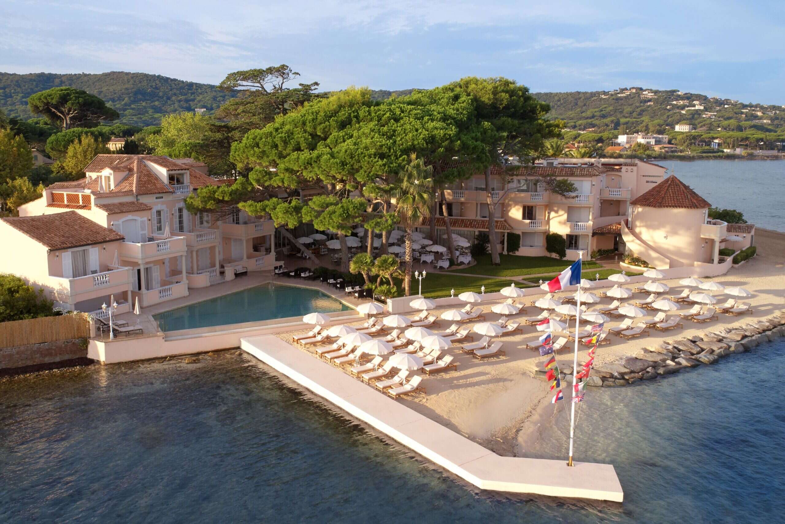 LV By The Pool: The Cheval Blanc Saint-Tropez hotel transforms its swimming  pool with Louis Vuitton - Chic Riviera