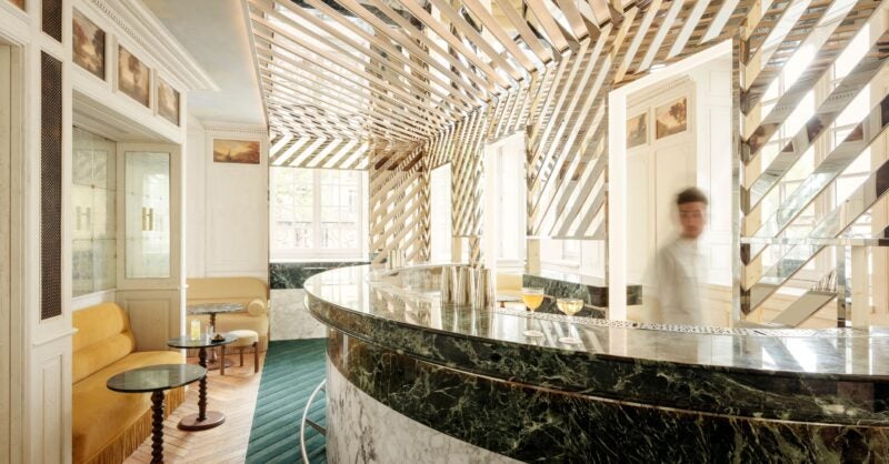 Moët Hennessy Opens Cravan Cocktail Bar in Paris - Vimarsana News