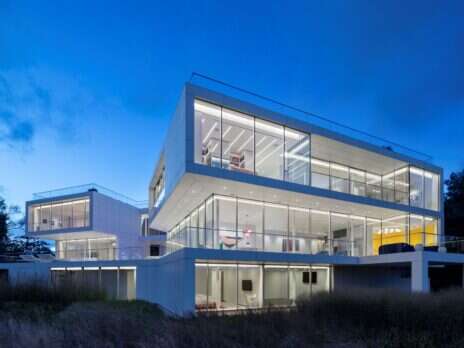 Hamptons Mansion is Eco-Friendly Architectural Wizardry