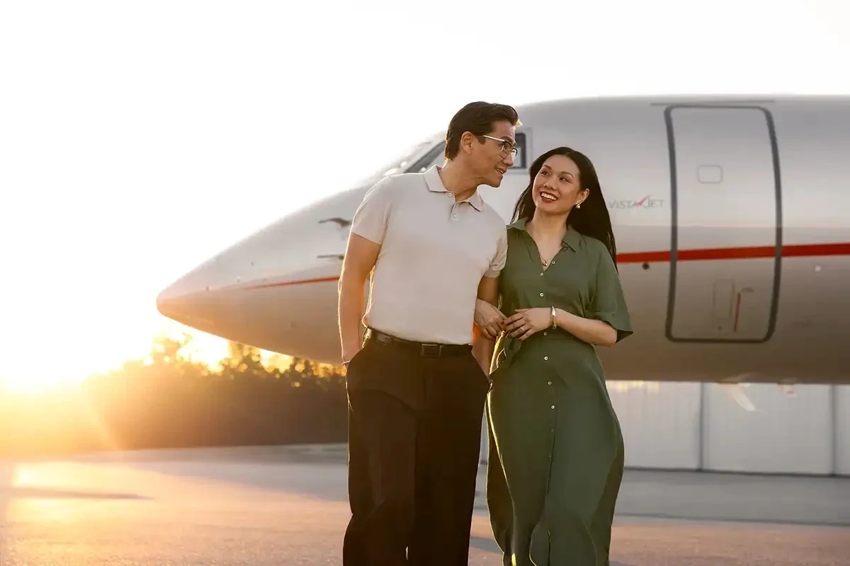 Couple departing VistaJet flight ; How much does VistaJet cost